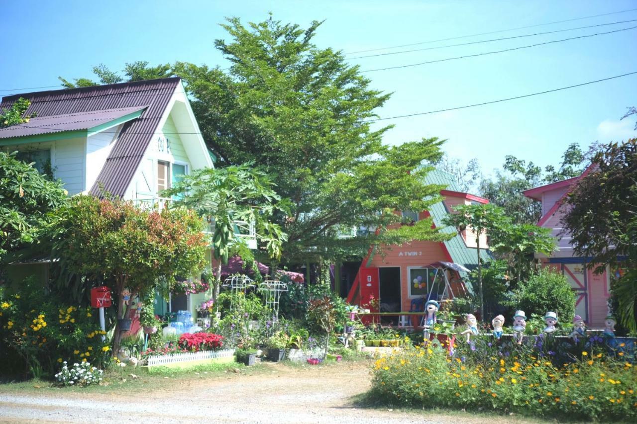 A Houses Homestay Накхонратчасіма Екстер'єр фото