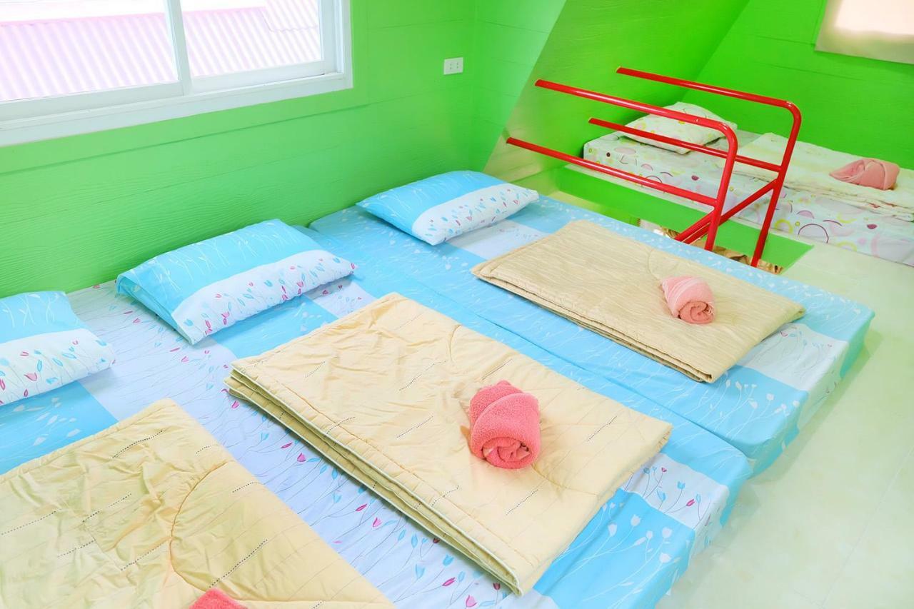A Houses Homestay Накхонратчасіма Екстер'єр фото