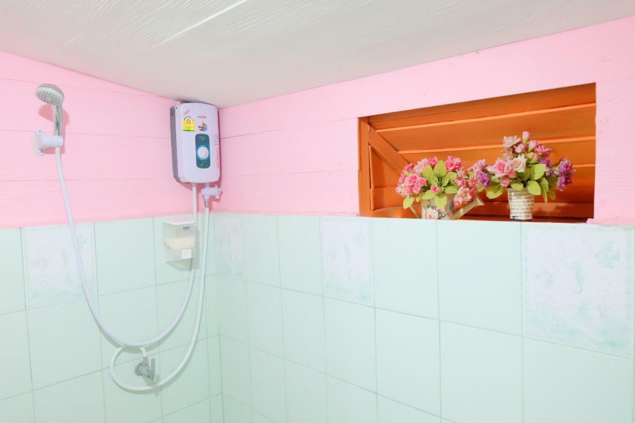 A Houses Homestay Накхонратчасіма Екстер'єр фото
